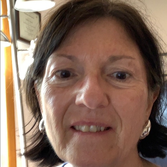 Meet your Posher, Debra - Picture 1 of 1